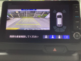 後方確認はオマカセのリアカメラ付です。雨天時や夜間のバック駐車時などで特に視界の安全確認に役立ちます。