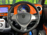 【純正革巻きステアリング】上質な革を使用することで、手にしっかり馴染みとても運転しやすいハンドルです♪