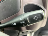 操作しやすい位置に配置されたウインカーレバー。直感的な操作で、安全な運転をサポートします。日常の運転がより快適に。