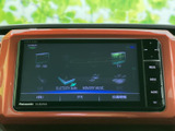 多様なソースに対応し、お好みの音楽を楽しめます。直感的な操作で、運転中でも簡単に選曲いただけます。いつもと違う音楽で気分転換。