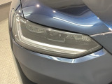 LEDヘッドライトは、点灯の瞬間から最大光量を発揮し、突然暗くなるトンネルなどでの安定感を高めます。