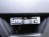 ETC車載機です。高速・有料道路の料金をキャッシュレスでスムーズに通過できます。