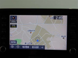 純正ナビを装備。タッチパネル式で使いやすく、お出かけもラクラクです。