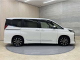 「中古車ハイブリッド保証」付き。ハイブリット機構を無償で保証します。保証期間は初度登録年月から10年目まで、または3年間の長い方。但し累計走行距離が20万km以内。