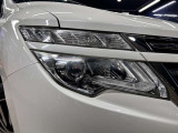 LEDヘッドランプ】ハロゲンヘッドランプの約2倍の光量でより明るく遠くを照らし、夜間走行時の視認性を高めます。さらに長寿命や、省電力も魅力ですね♪