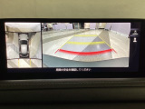 狭い場所での駐車やすれ違いなどでより的確な運転操作に役立つ360&deg;ビューモニターが装備されています。