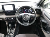 見通しのよいすっきりとした視界で、誰でも運転しやすいです。運転のしやすさは疲れにくさにも繋がりますよ♪