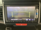 【バックカメラ】運転が苦手な方も車庫入れラクラクです!ギアをリバースに入れれば自動的に切り換わりますので、面倒な操作は不要です♪狭い駐車場もお車を傷つけず安心ですね!