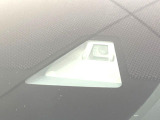 【ホンダセンシング】走行中に前方の車両等を認識し、衝突しそうな時は警報とブレーキで衝突回避と被害軽減をアシスト。より安全にドライブをお楽しみいただけます。