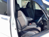 ☆人を中心に考えた広さと使いやすさ☆座面も広く長時間の運転も疲れにくいシート☆前席も後席も乗る人全てがくつろげる空間☆