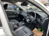運転席まわりは、使用感も少なく良好な状態です。