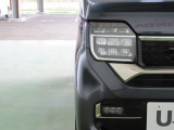 LEDヘッドライトは、点灯の瞬間から光量を発揮し、突然暗くなるトンネルなどでの安定感を高めます。