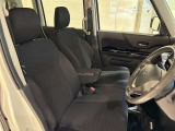 運転する人の体をしっかり支えるシート!