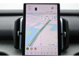ナビゲーション(Googleマップ)はもちろん、ドライブ情報や多彩な機能操作を12.3インチのセンターディスプレイに集約しています。