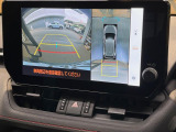 【パノラミックビューモニター】専用のカメラにより、上から見下ろしたような視点で360度クルマの周囲を確認することができます☆死角部分も確認しやすく、狭い場所での切り返しや駐車もスムーズに行えます。