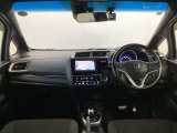 【前方視界】開放的な前方視界!運転がしやすく疲れにくいです♪窓が大きく、見通しがとっても良いおクルマですよ♪