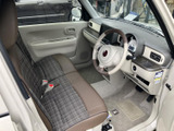 運転しやすいシンプルな操作パネルが、運転をサポート。安全運転をサポートする機能も充実しています。