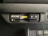 ハンドルの右側にETC2.0がついています。高速道路の料金所の通過も楽々です!。 カードの取り出しもしやすい場所についています。