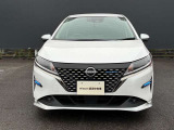 日産のブランドを象徴するVモーショングリルです。