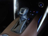電動パーキングブレーキ・ブレーキホールドを装備してます。ホールド機能は信号待ちが多い一般道で疲労軽減になり、大好評です!