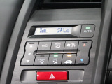 ★オートエアコン★任意に設定して頂いた車内室温を保ってくれます!寒かった暑かったりでわざわざ調整することもなくなりますので、運転に集中出来ます。あると嬉しい機能のひとつです。