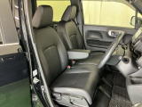 当車両は、次のお客様に気持ちよくお乗りいただくため、専門スタッフによる【徹底シートクリーニング】を施工済みです!