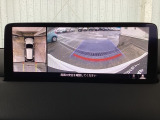 狭い場所での駐車やすれ違いなどでより的確な運転操作に役立つ360&deg;ビューモニターが装備されています。