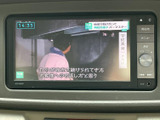 お車での移動時間を有効活用。停車中にテレビや動画を楽しむことができます。長距離ドライブも退屈しませんね。