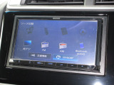 ナビゲーションはケンウッドメモリーナビ(MDV-L504)を装着しております。AM、FM、CD、DVD再生、Bluetooth、フルセグTVがご使用いただけます。初めて訪れた場所でも安心ですね!