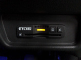 ETC付。高速道路の料金所はキャッシュレスで通過です。サービスエリア等にあるスマートインターの出入りも利用可能でとっても便利。ご納車後すぐにお使い頂けるようセットアップしてのお渡しとなります。
