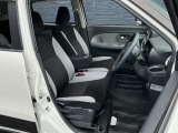 ヘタリもなく綺麗な状態です。シートリフトがついてますので、お好みのシートポジションで運転できます。