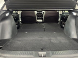 普段のお買い物や通勤、送迎等に十分な荷室スペースを確保しております。セカンドシートを倒すと、大きな荷物の積載も可能です♪