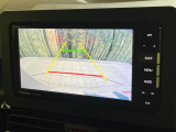 【バックカメラ】駐車時に後方がリアルタイム映像で確認できます。大型商業施設や立体駐車場での駐車時や、夜間のバック時に大活躍!運転スキルに関わらず、今や必須となった装備のひとつです!