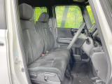 運転席シート廻りは使用感も少なく、良好な状態となっています。丁寧に使われていたことがよくわかりますね。
