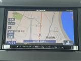 使いやすいナビゲーションシステムが、快適なドライブをサポートします。道に迷う心配なく、目的地までスムーズに到着できます。