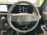 【純正革巻きステアリング】上質な革を使用することで、手にしっかり馴染みとても運転しやすいハンドルです♪