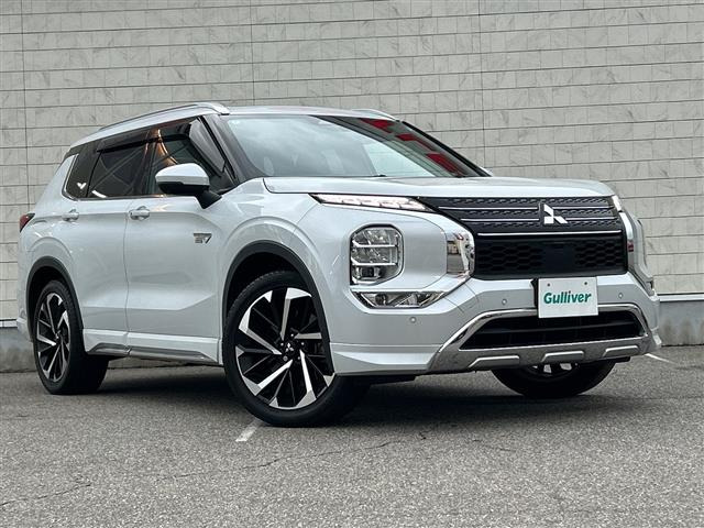 アウトランダー PHEV 2.4 P 4WD 本革シート