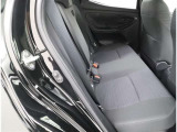 見えないところまで徹底洗浄!中古車をキレイで気持ちよくお乗りいただけるよう、トヨタ認定中古車はしっかりクリーニング。エンジンルームやシートを外した洗浄まで目に見えないところまで徹底的に洗浄しています。
