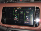 ナビゲーションは純正9インチメモリーナビを装着しております。AM、FM、CD、DVD再生、Bluetooth、音楽録音再生、フルセグTVがご使用いただけます。初めて訪れた場所でも安心ですね!
