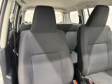 高いホールド性で運転姿勢が安定します。長距離ドライブでも疲れにくいのが魅力です。