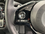 ステアリングにオーディオ操作スイッチが付いています。オーディオ画面に直接タッチしなくても操作が出来ますので、運転に集中できます。
