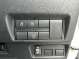 運転席から後席スライドドアの開閉が出来るので快適にお使いいただけます。