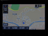 純正ナビを装備。タッチパネル式で使いやすく、お出かけもラクラクです。