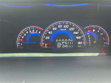 整備スタッフは国家資格を持つプロの整備士です。車検の受入/中間/完成検査と保安基準発行のすべても自社で行います。