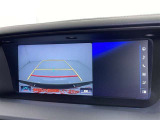 バックモニター付なので後退時に後方が見えるので安心。 車は構造上、死角がたくさんなので万が一を考えると必須ですね。 あくまで補助の為の装備、バックは目視で確認する事が重要ですよ。