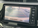 後方の状況を画面で確認できるので、狭い道や駐車時も安心です。安全な運転をサポートする頼もしい装備です。