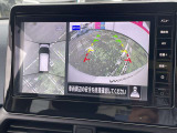車を真上から見ているように、周囲の状況を把握しながら安心して駐車が行えるアラウンドビューモニター装備!