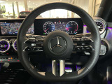 握りやすいハンドルの形状をしておりますので、お客様の運転をサポートしてくれます!
