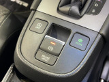 電子パーキングとブレーキホールドが付いています。停止時に自動でパーキングブレーキが効くので運転が楽になります。