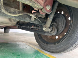 お車を安心してお乗りいただく為には、足回りの定期点検が欠かせません。サービスサポート(有償保証)では無料点検もご提供しており、安心のカーライフをお過ごしいただけるサポート体制が整っています。
